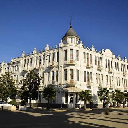 Ritsa Hotel Sukhumi Exterior photo