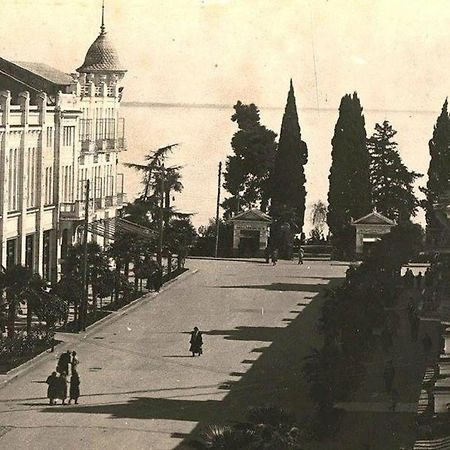 Ritsa Hotel Sukhumi Exterior photo