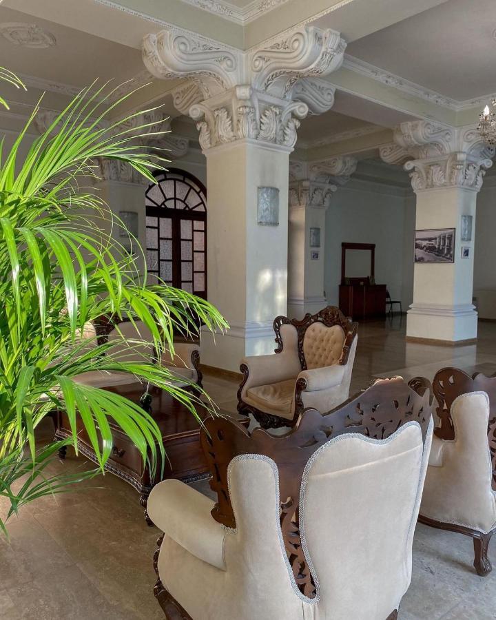 Ritsa Hotel Sukhumi Exterior photo