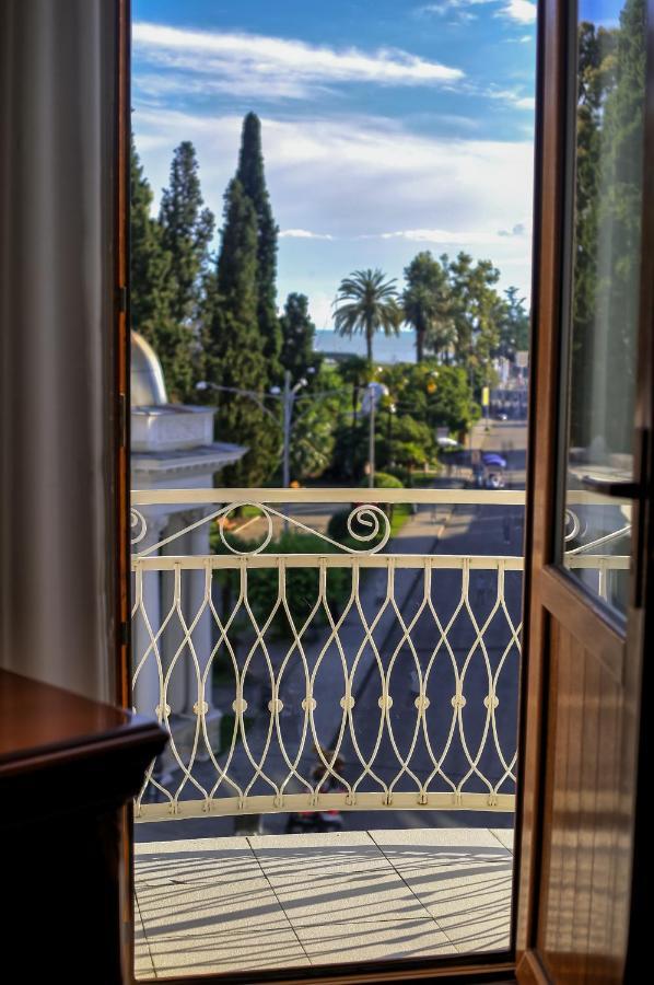 Ritsa Hotel Sukhumi Exterior photo