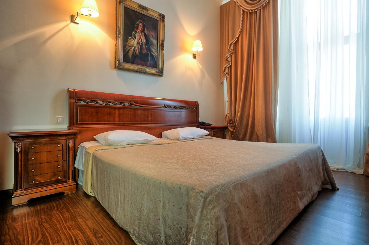 Ritsa Hotel Sukhumi Exterior photo